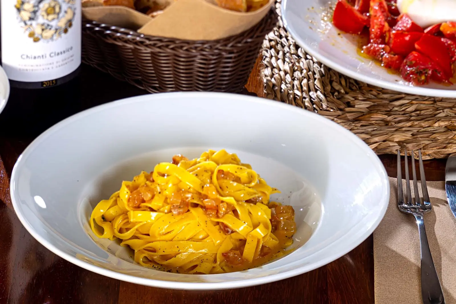 Plato de espaguetis a la carbonara