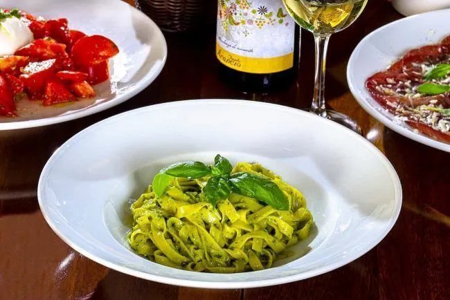 Tagliolini al Pesto